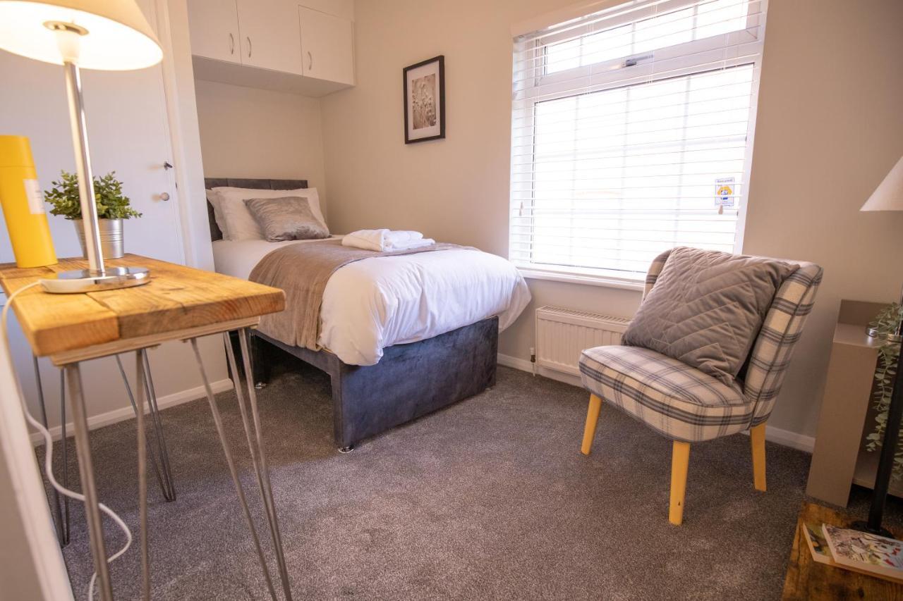 Saltbox Properties- Large!! 3 Bed, 3 Bath House, Parking, Fast Wifi, Town Centre Location! Sleeps 6 애쉬비드라주크 외부 사진